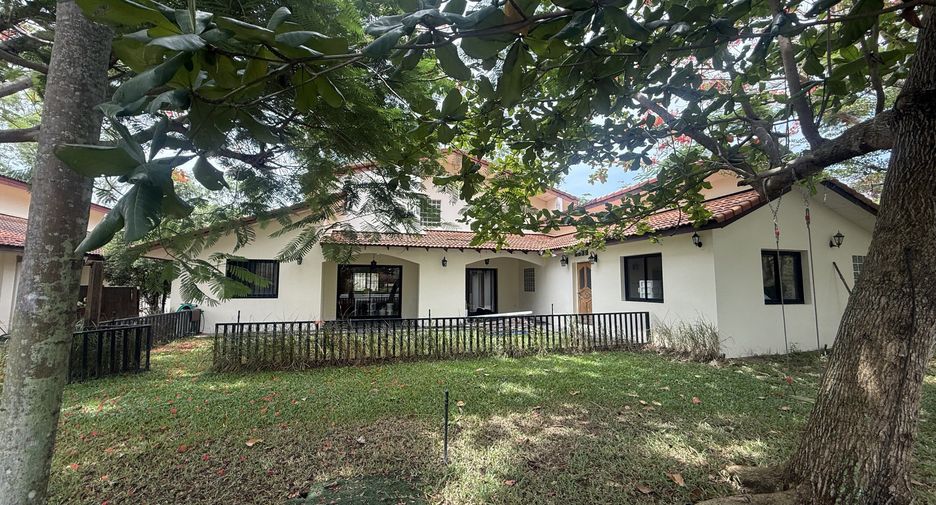 Villa zur Miete mit 4 Zimmer in Bang Lamung, Chonburi