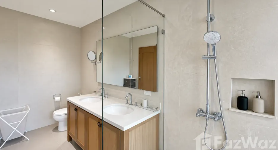 Condo en venta de 2 habitaciones en Khlong Toei, Bangkok