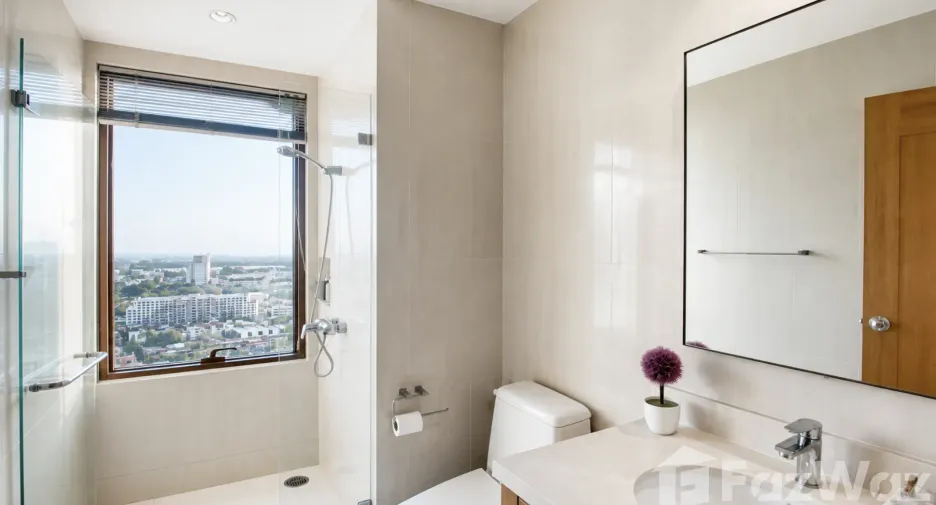 Condo en venta de 2 habitaciones en Khlong Toei, Bangkok