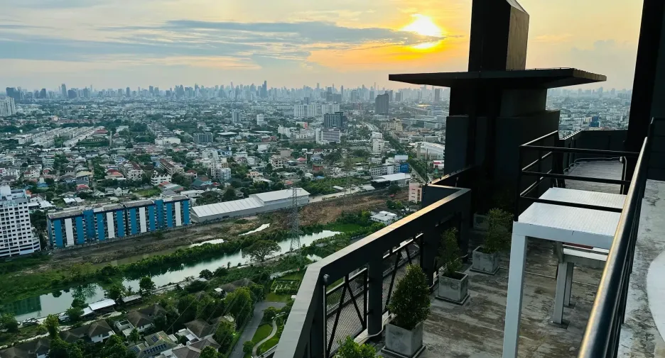 For sale studio condo in Suan Luang, Bangkok