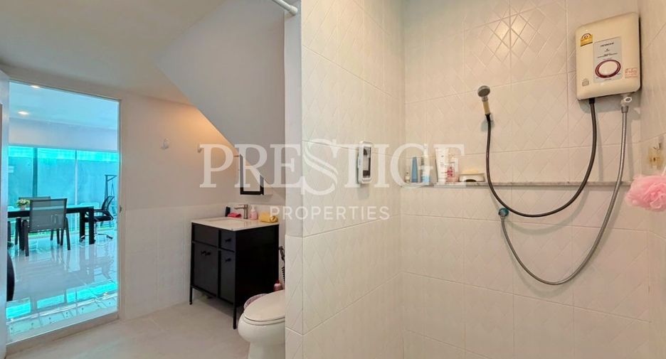Haus zur Miete und zum Kauf mit 4 Zimmer in Bang Lamung, Chonburi