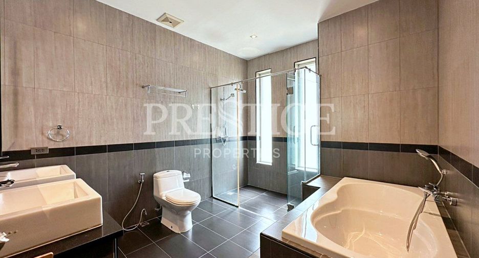 For sale 4 bedrooms house in Bang Lamung, Chonburi
