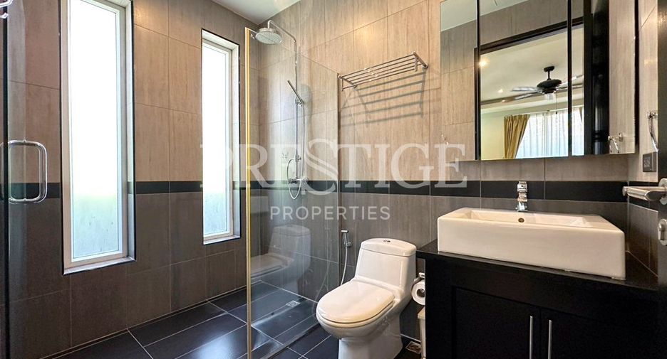For sale 4 bedrooms house in Bang Lamung, Chonburi