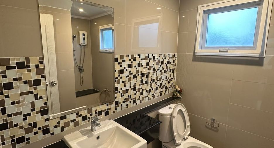 For rent 4 ベッドルーム house in Mueang Phuket, Phuket