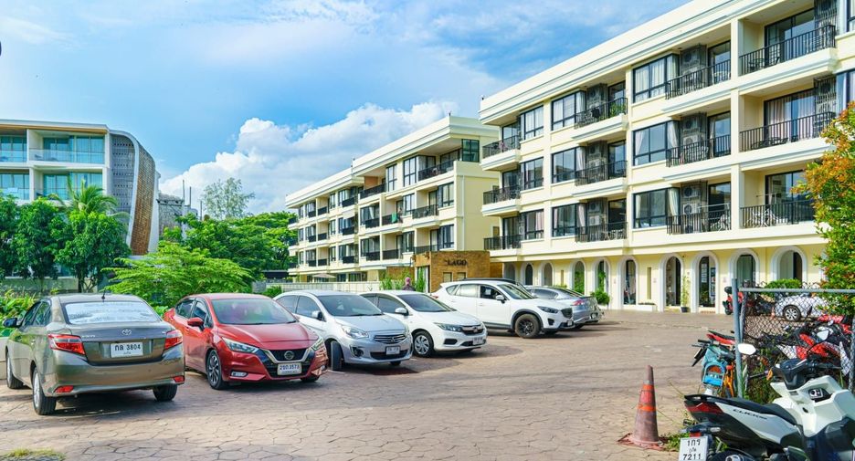 For sale 2 bedrooms apartment in Mueang Phuket, Phuket