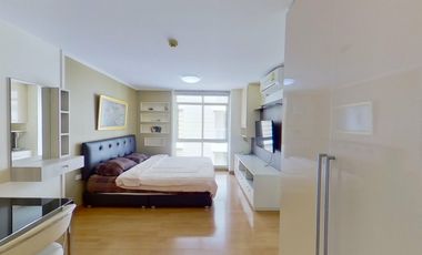 For rent スタジオ condo in Phra Khanong, Bangkok
