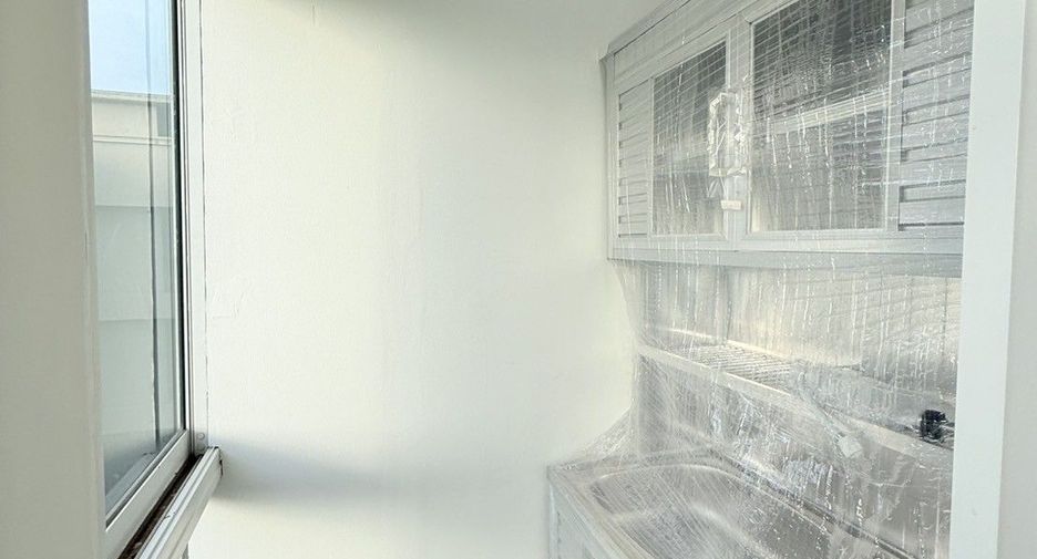 For rent 1 Beds condo in Phra Khanong, Bangkok