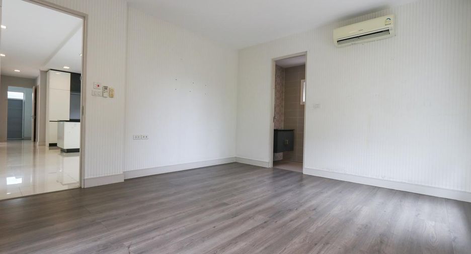 Haus zum Kauf mit 4 Zimmer in San Kamphaeng, Chiang Mai