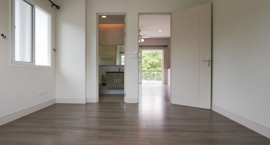 Haus zum Kauf mit 4 Zimmer in San Kamphaeng, Chiang Mai