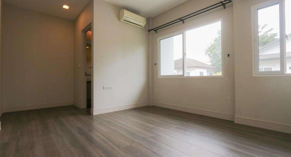 Haus zum Kauf mit 4 Zimmer in San Kamphaeng, Chiang Mai