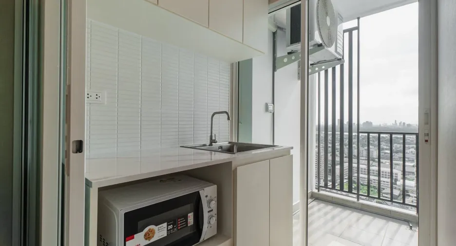 For rent 2 bedrooms condo in Bang Na, Bangkok