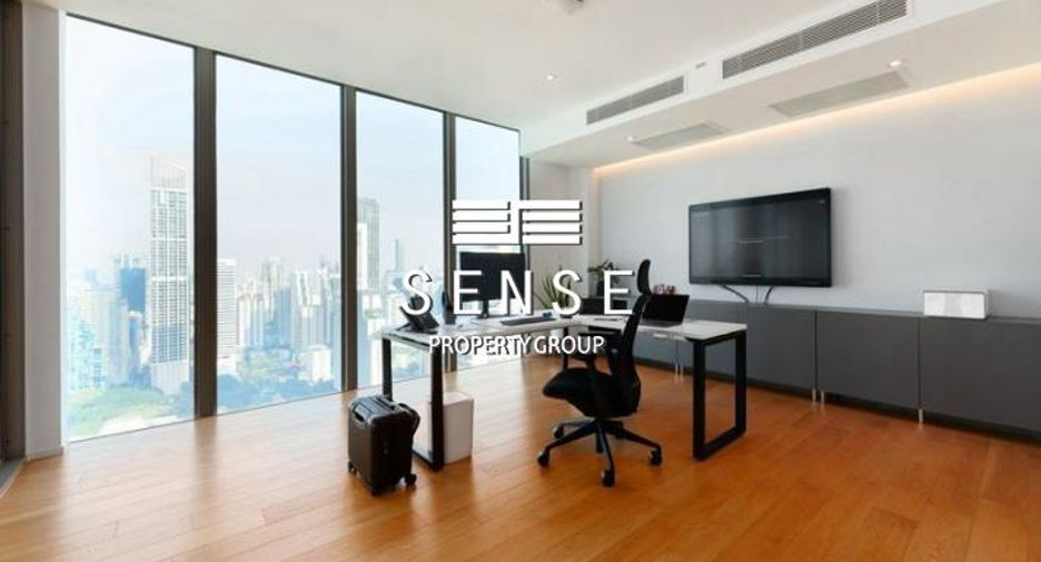 For sale 3 bedrooms condo in Watthana, Bangkok