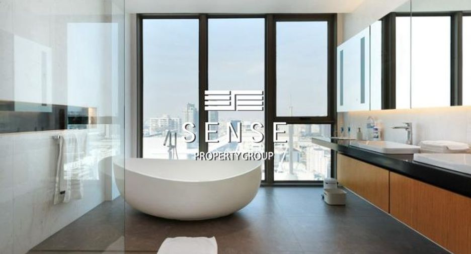 For sale 3 bedrooms condo in Watthana, Bangkok