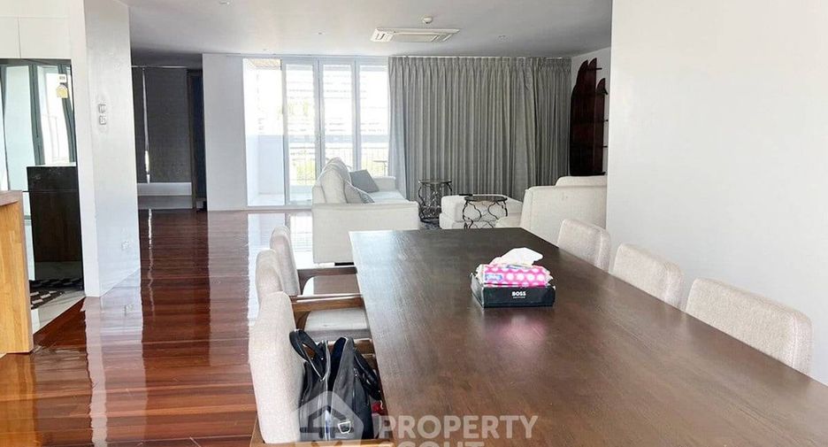 For sale 3 bedrooms condo in Watthana, Bangkok