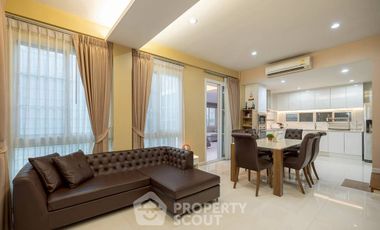 For sale 3 bedrooms townhouse in Khlong Toei, Bangkok