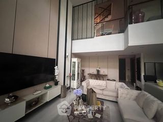 Reihenhaus zur Miete und zum Kauf mit 5 Zimmer in Watthana, Bangkok