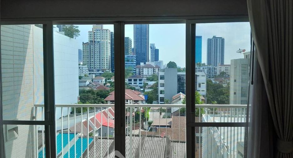 For rent 2 bedrooms condo in Watthana, Bangkok