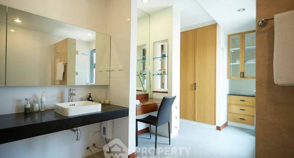 Apartment zur Miete mit 3 Zimmer in Watthana, Bangkok