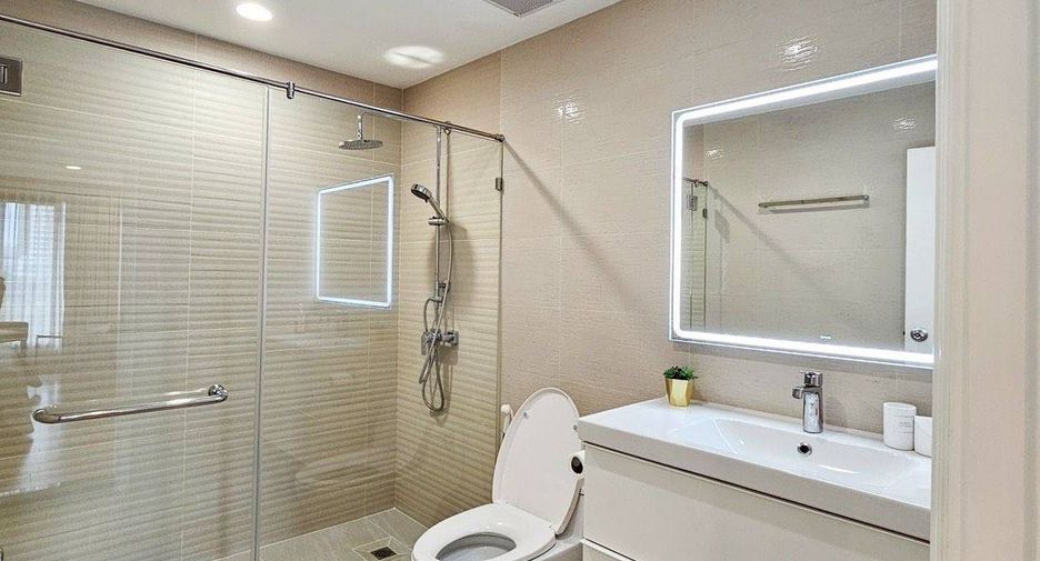 For rent 2 bedrooms condo in Yan Nawa, Bangkok