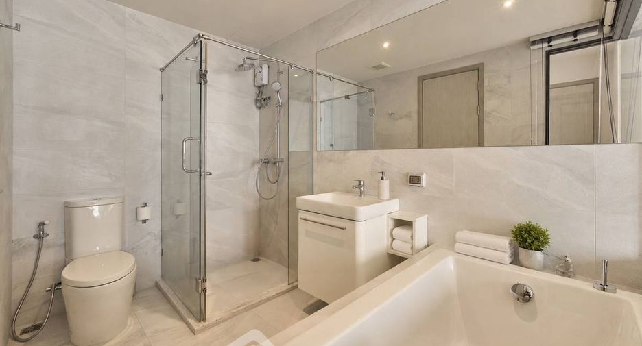 For rent 2 bedrooms condo in Watthana, Bangkok