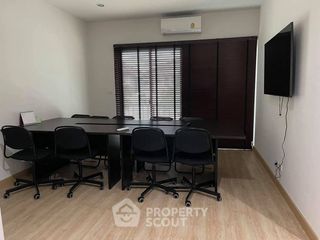 Reihenhaus zur Miete mit 3 Zimmer in Saphan Sung, Bangkok