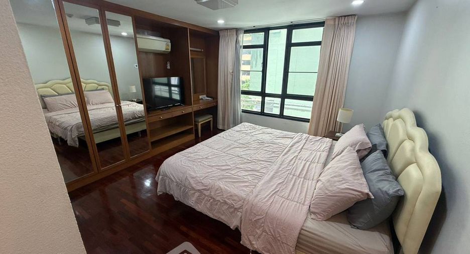 For rent 2 bedrooms condo in Watthana, Bangkok