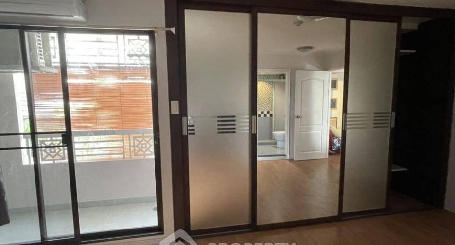 For rent 2 bedrooms condo in Sathon, Bangkok