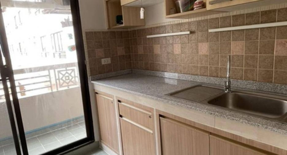 For rent 2 bedrooms condo in Sathon, Bangkok