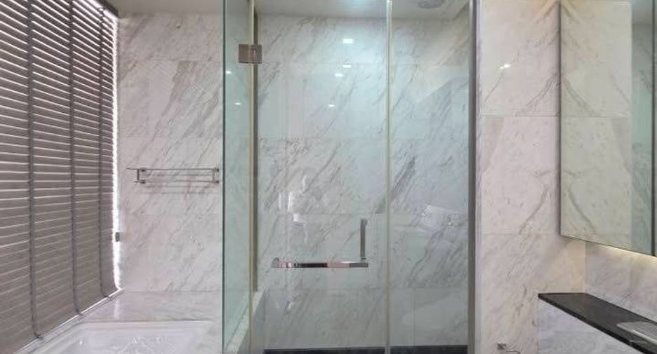 For rent 2 bedrooms condo in Sathon, Bangkok