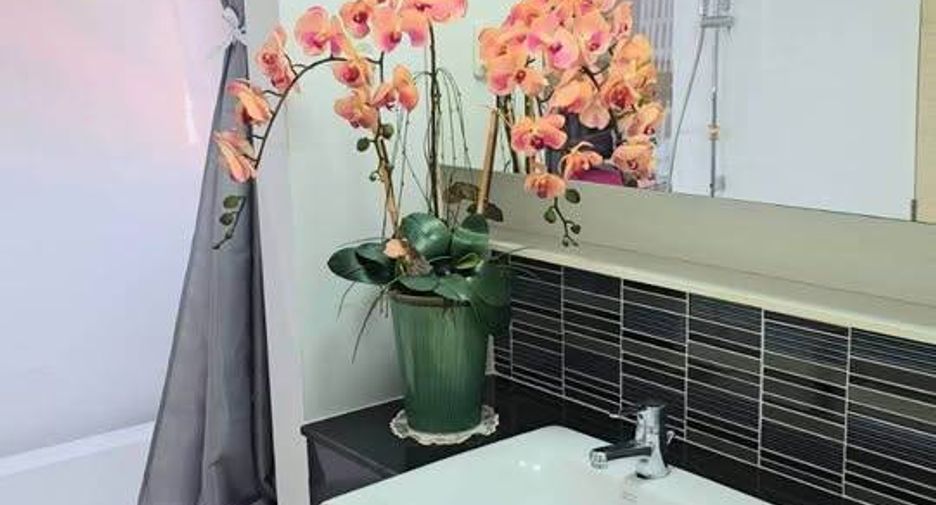 For rent 2 bedrooms condo in Bang Na, Bangkok