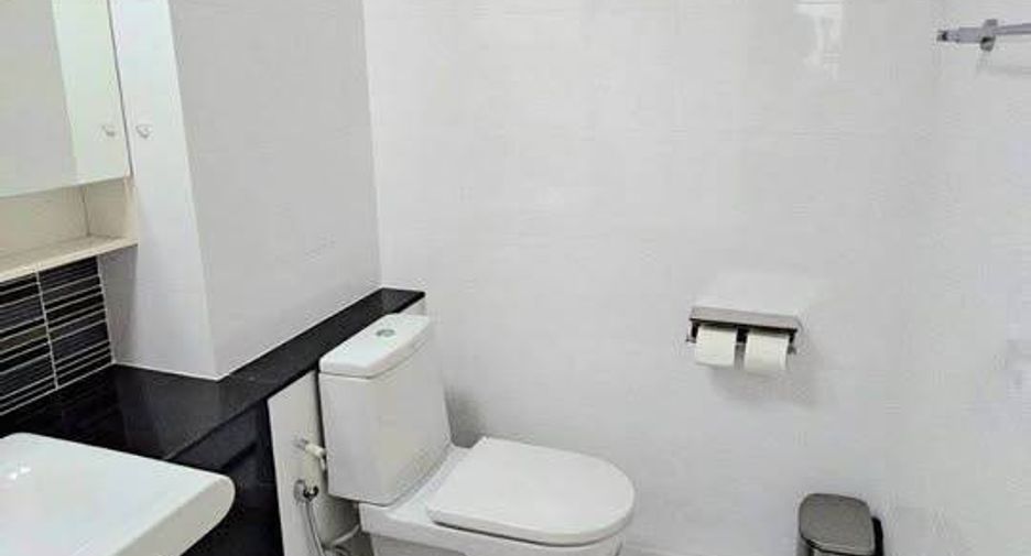 For rent 2 bedrooms condo in Bang Na, Bangkok