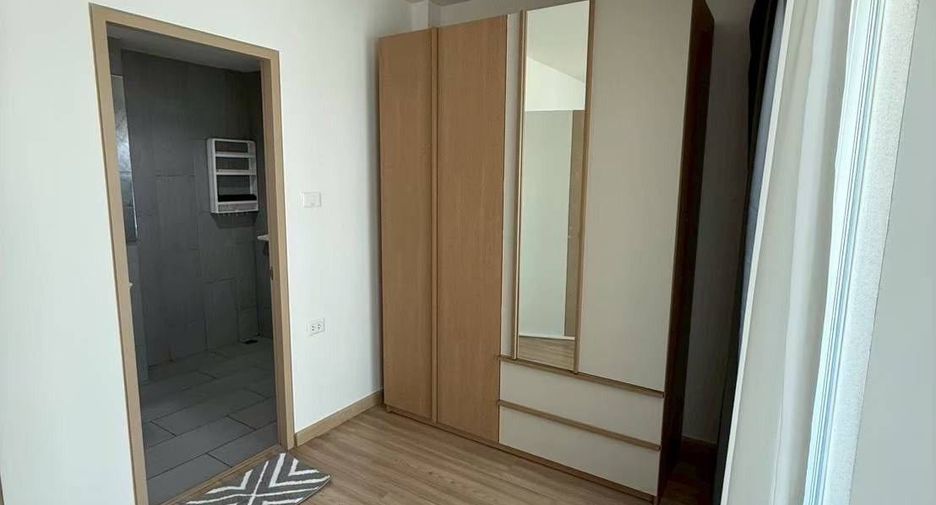 For rent 3 bedrooms townhouse in Bang Khun Thian, Bangkok