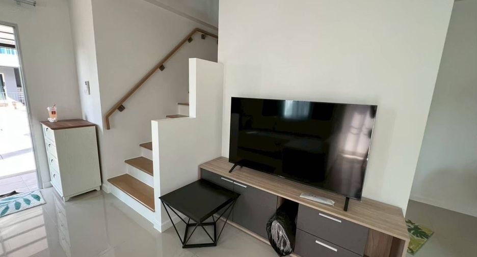 For rent 3 bedrooms townhouse in Bang Khun Thian, Bangkok