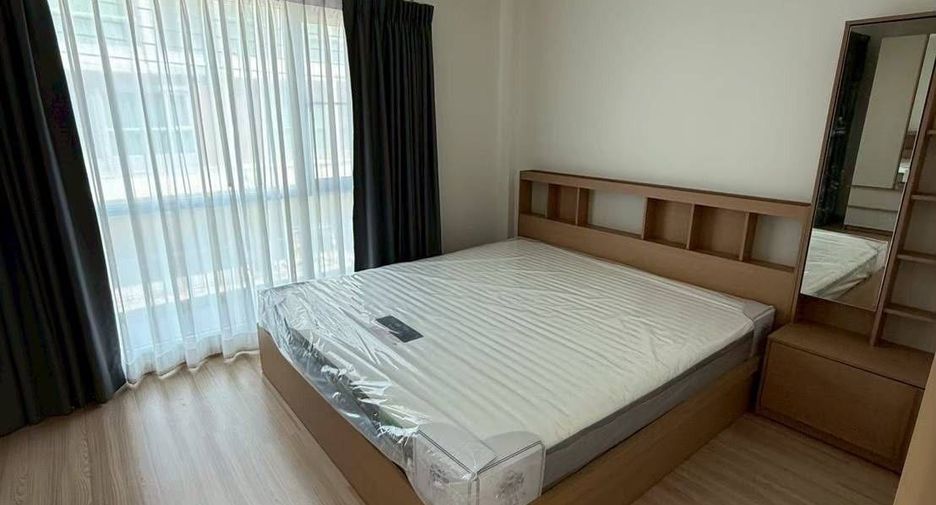 For rent 3 bedrooms townhouse in Bang Khun Thian, Bangkok