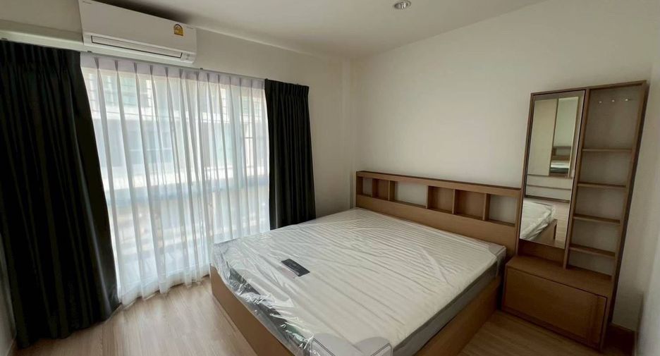 For rent 3 bedrooms townhouse in Bang Khun Thian, Bangkok
