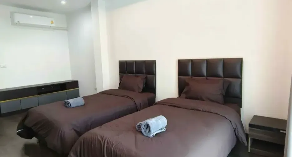 For sale and for rent 5 bedrooms house in Watthana, Bangkok
