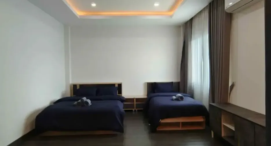 For sale and for rent 5 bedrooms house in Watthana, Bangkok