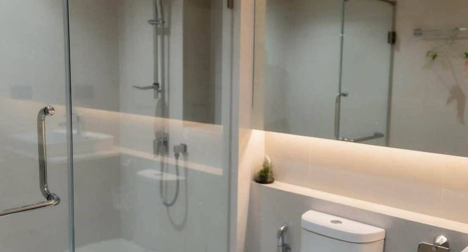 For rent 2 bedrooms condo in Khlong Toei, Bangkok