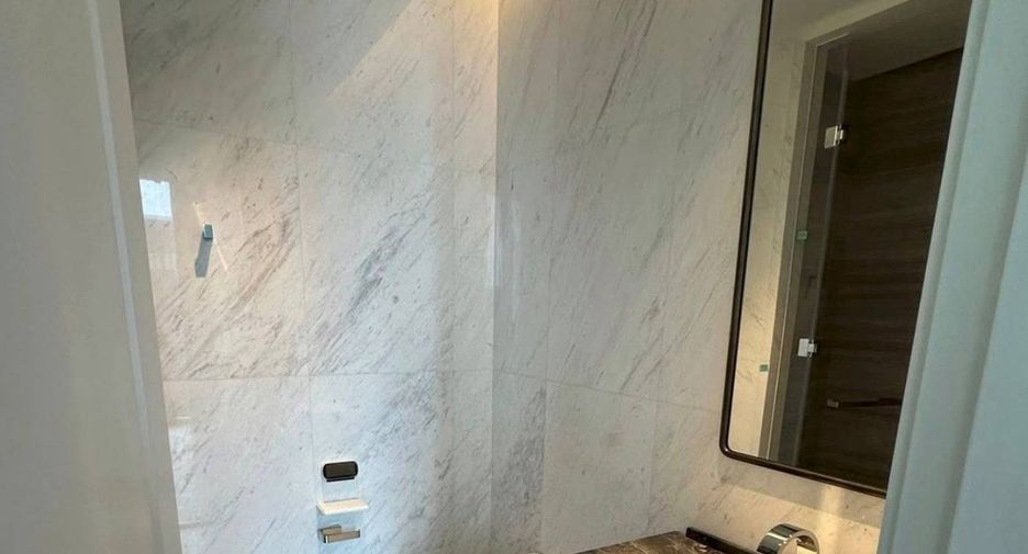 For rent 2 bedrooms condo in Sathon, Bangkok