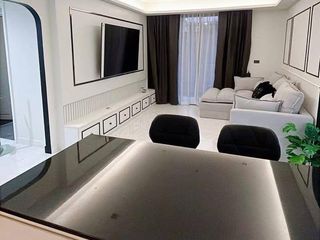For rent 2 bedrooms condo in Yan Nawa, Bangkok