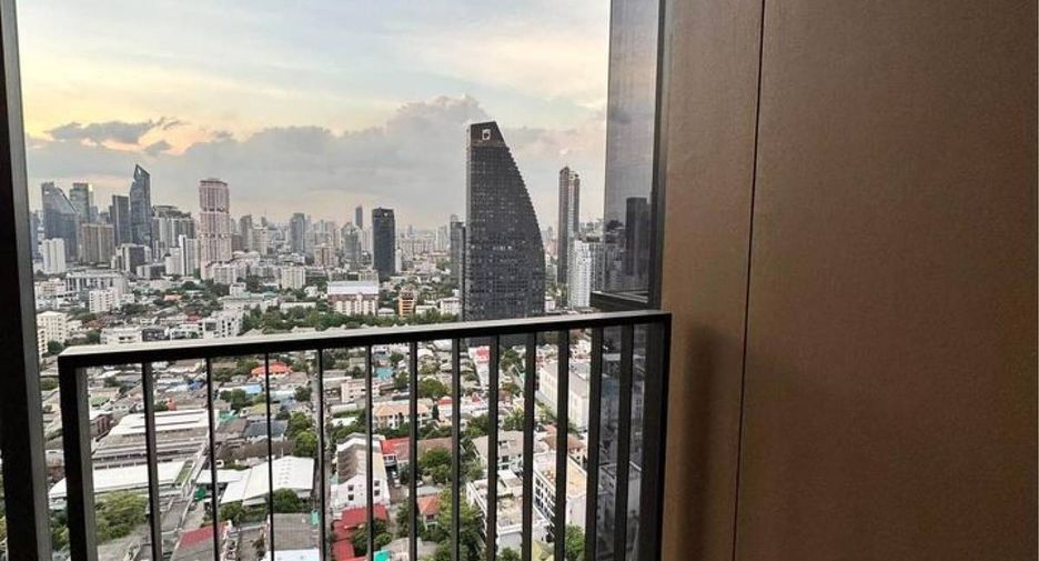 For rent 1 bed condo in Khlong Toei, Bangkok