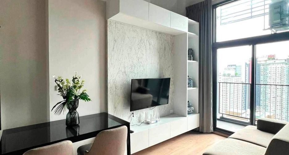 For rent 2 ベッドルーム condo in Huai Khwang, Bangkok