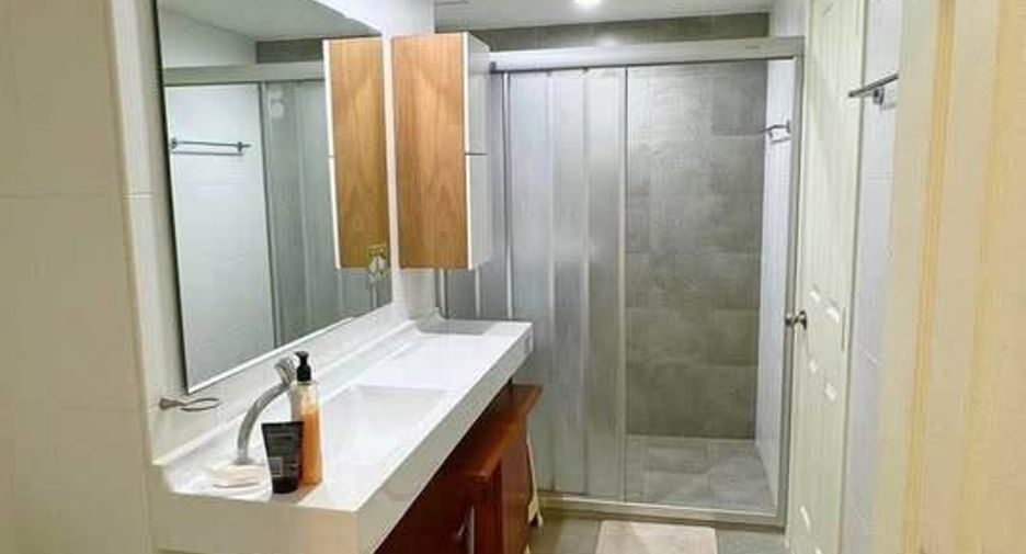 Condo en alquiler de 1 habitaciones en Yan Nawa, Bangkok