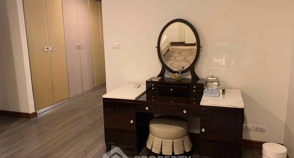 Wohnung zur Miete mit 3 Zimmer in Khlong Toei, Bangkok