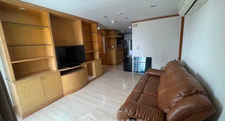 For rent 3 bedrooms condo in Sathon, Bangkok