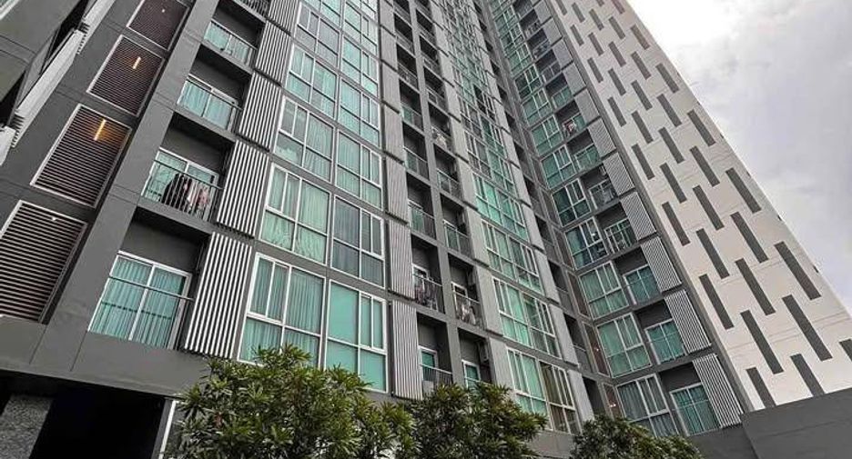 For rent 2 bedrooms condo in Huai Khwang, Bangkok