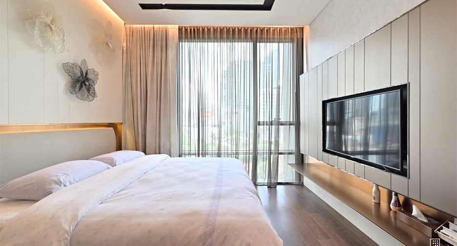 For sale 2 ベッドルーム condo in Watthana, Bangkok