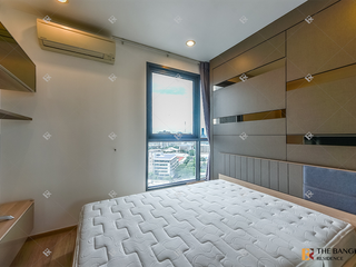 For rent 2 bedrooms condo in Bang Rak, Bangkok