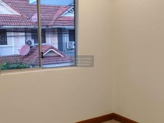 Casa adosada en venta de 3 habitaciones en Khlong Luang, Pathum Thani