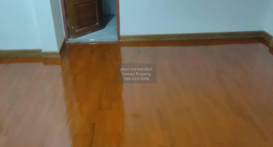 Casa adosada en venta de 4 habitaciones en Bang Kho Laem, Bangkok